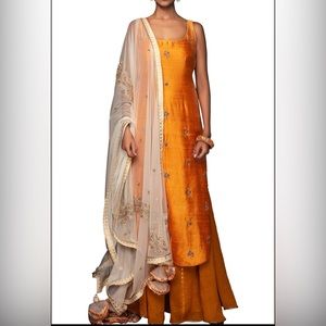 Nikasha sharara set, size M